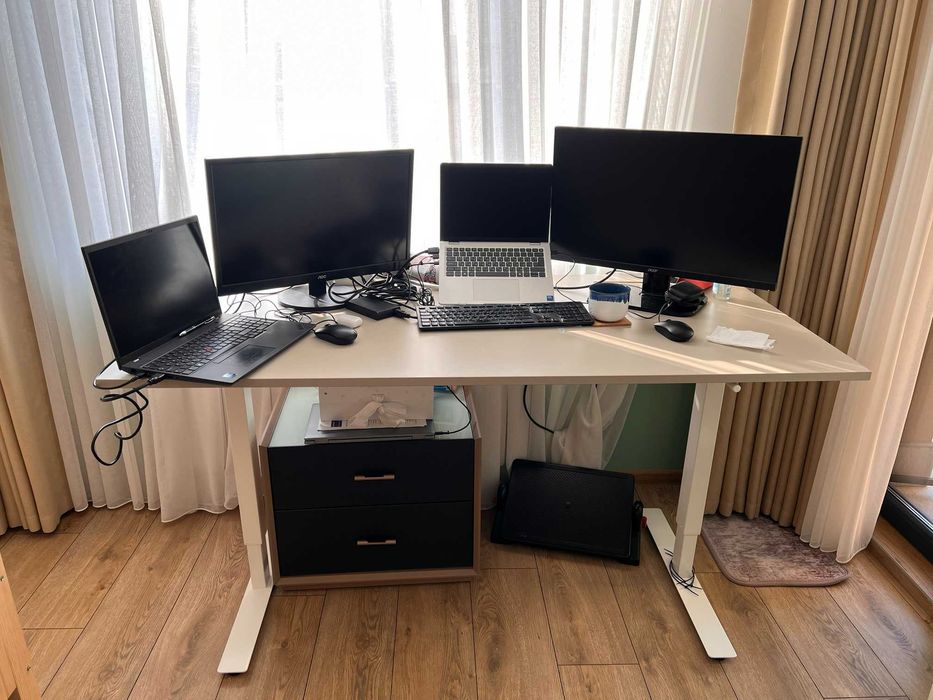 IKEA TROTTEN бюро с регулиране на височината