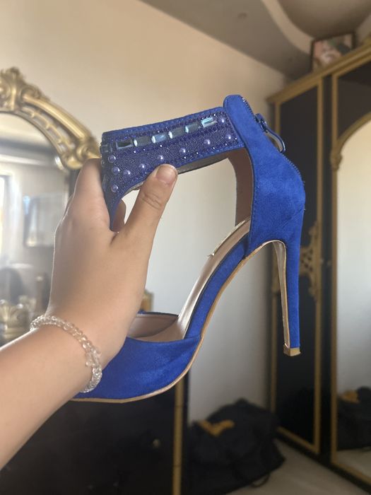 Sandale elegante cu toc subtire