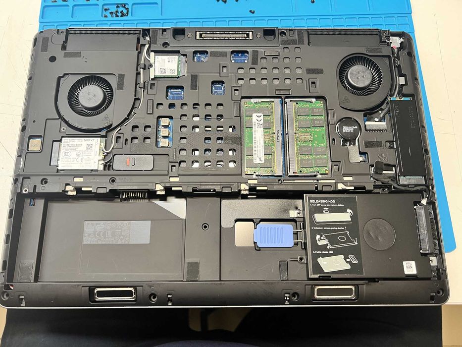 Dell Precision 7520 15.6" IPS FHD i7-7820HQ 32GB 510GB M1200/->Отлични