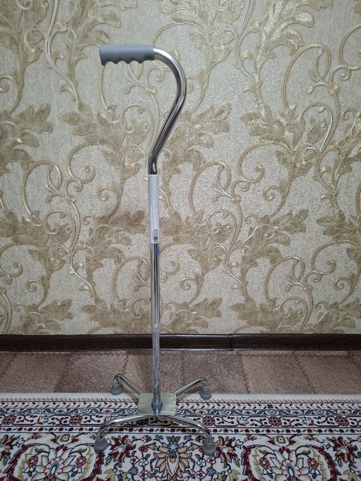 Трость четырехопорная