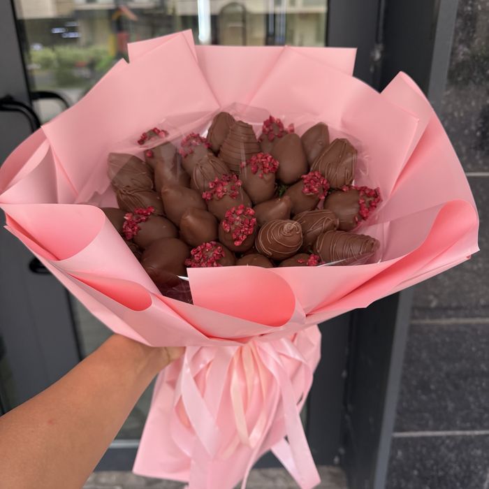 Клубника в шоколаде Алматы