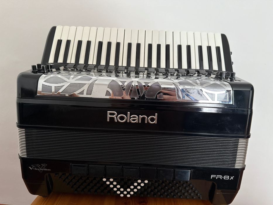 Vând Roland Fr8x