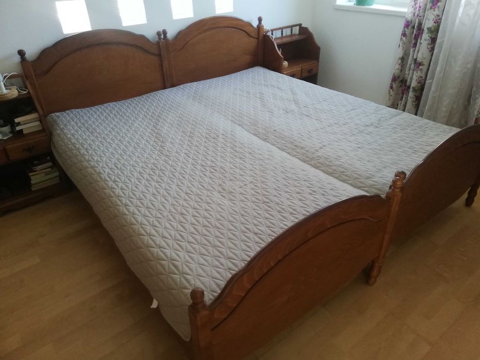 Vand mobila de dormitor