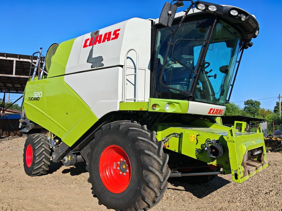 Combina Claas Tucano 320