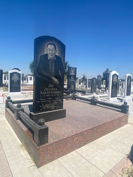 Изготавливаем на заказ памятники из мрамора и портреты ручной работы