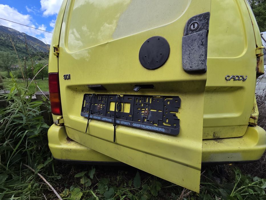 Usi spate volkswagen caddy