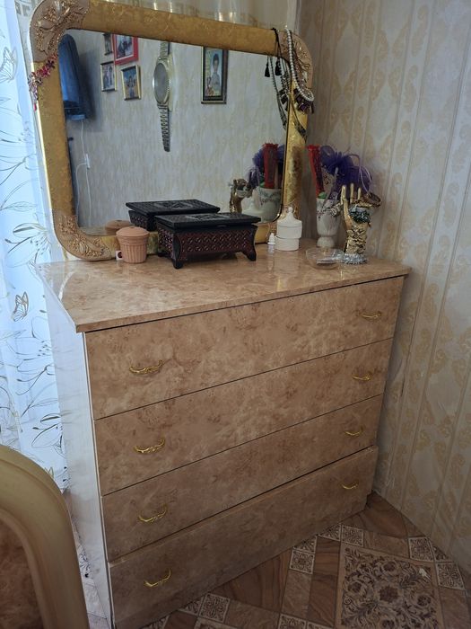 Продам спальный гарнитур Россия