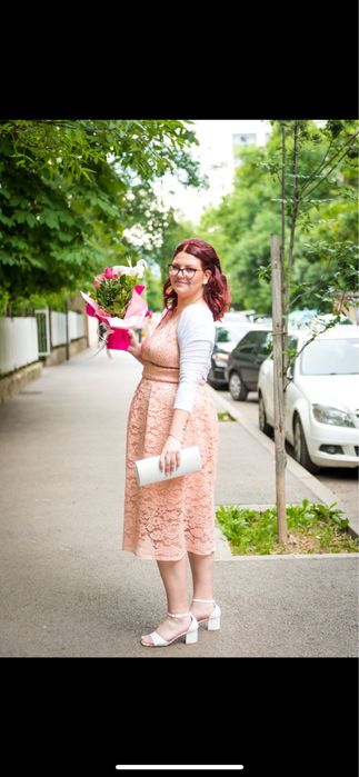 Коктейлна рокля