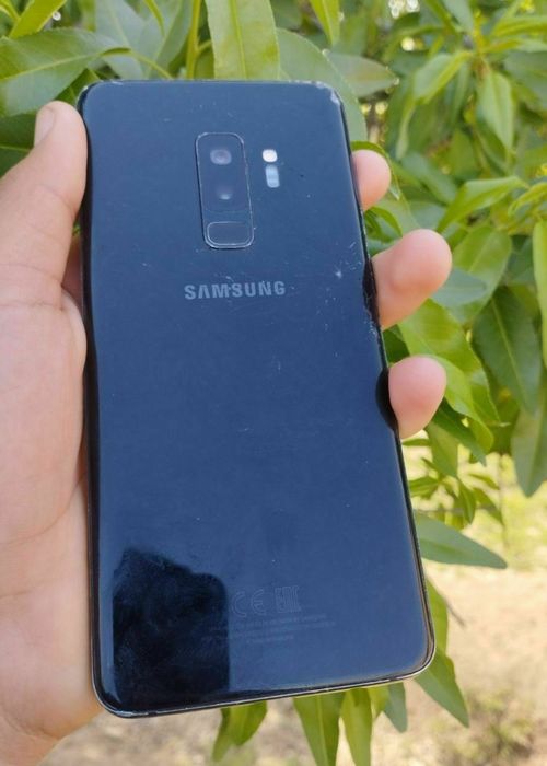Samsung S9+  256xotira rangi qora .Narxi 1mln600 kelishamiz .Ishtixon.
