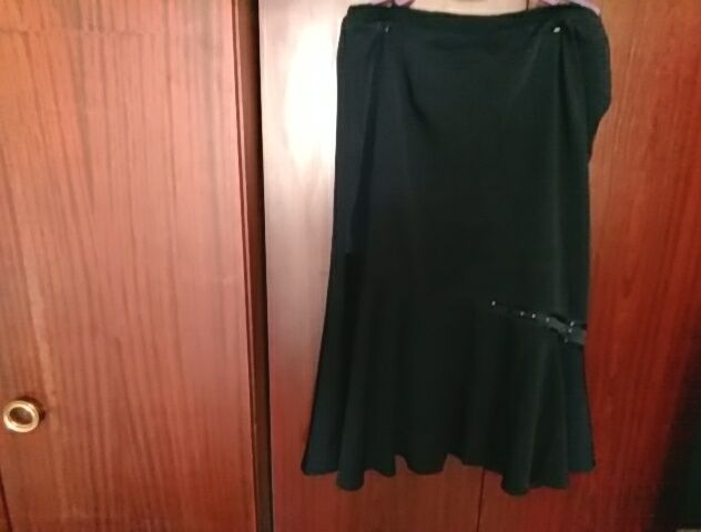 Продам  юбки  женские размер   52