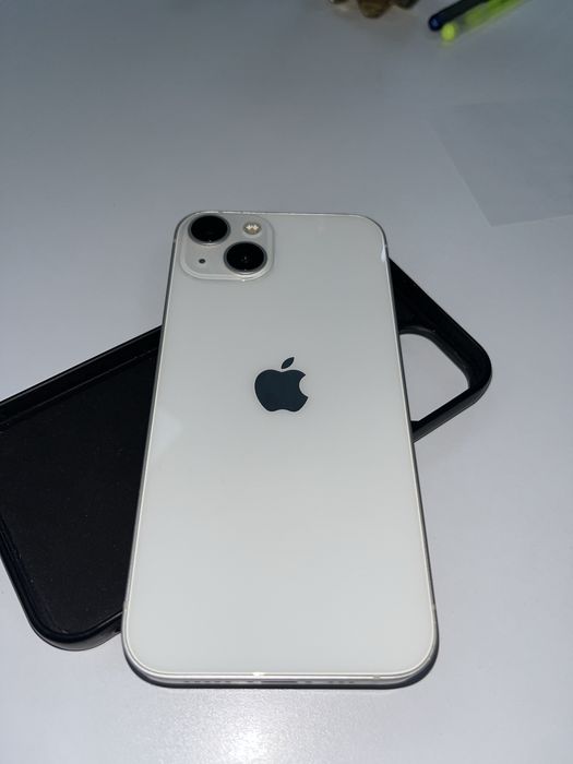 Продам айфон 13