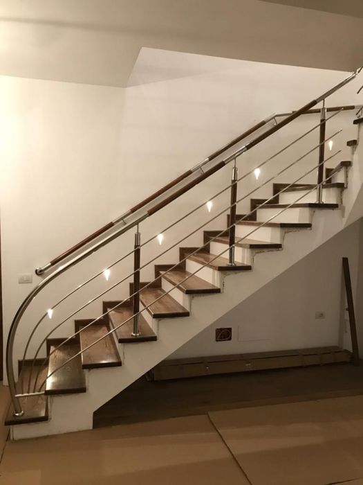 Balustrazi de inox,scara fier forjat si scari de lemn.