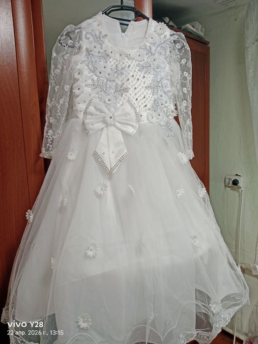 Продам белое платье