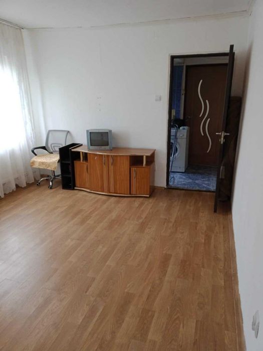 De vanzare apartament 3 camere micro 9