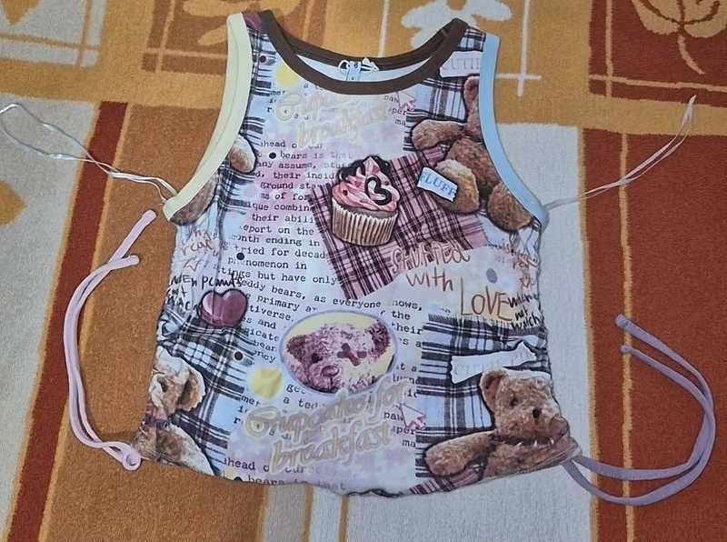 Top Cropp imprimeu cupcake and teddy bear