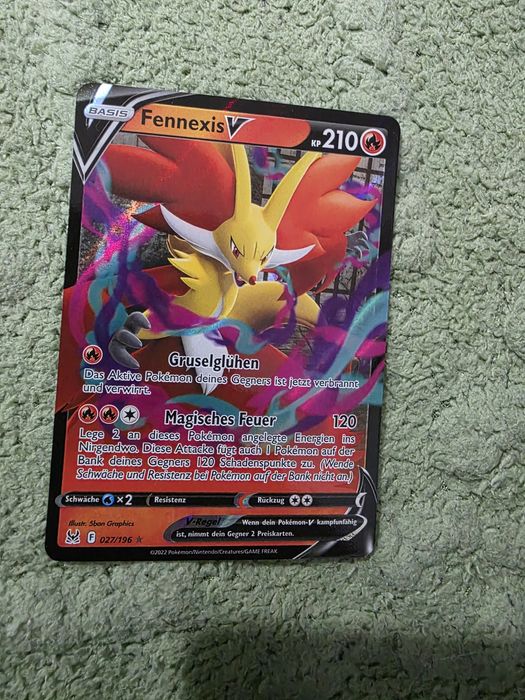 Vând carte pokemon
