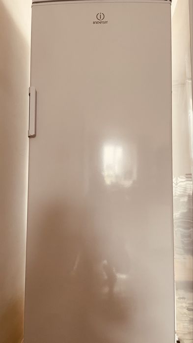 Indesit морозильник продам