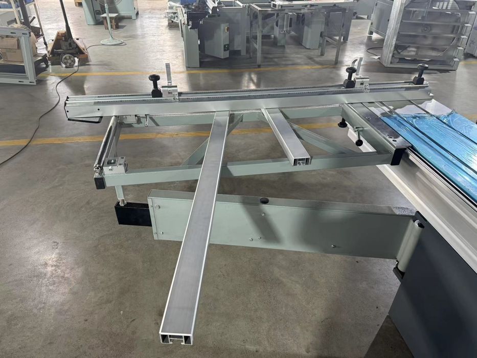 Форматно раскроечный станок Altendorf