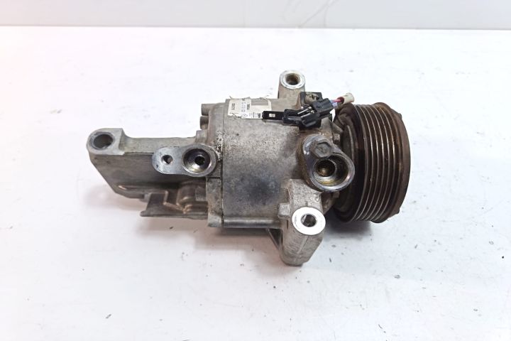 Compresor AC 926001571R Dacia Logan a 2-a generatie (facelift)