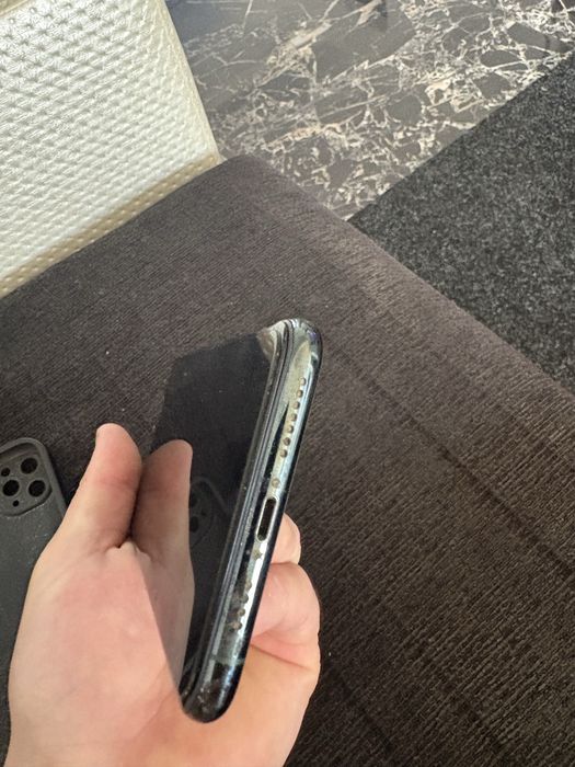 iPhone 11 Pro Max 64 GB – Midnight Green – 500 lei negociabil
