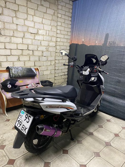 Скутер макси LiYa продам