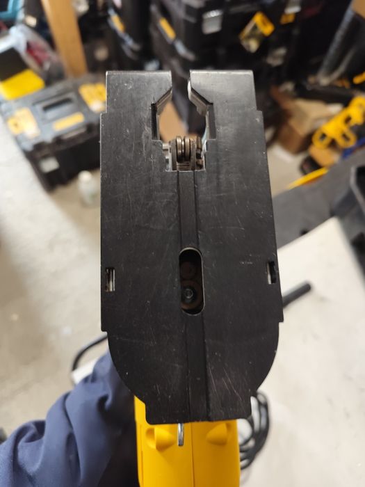 Топ модел прободен трион зеге Девалт DeWALT в куфар