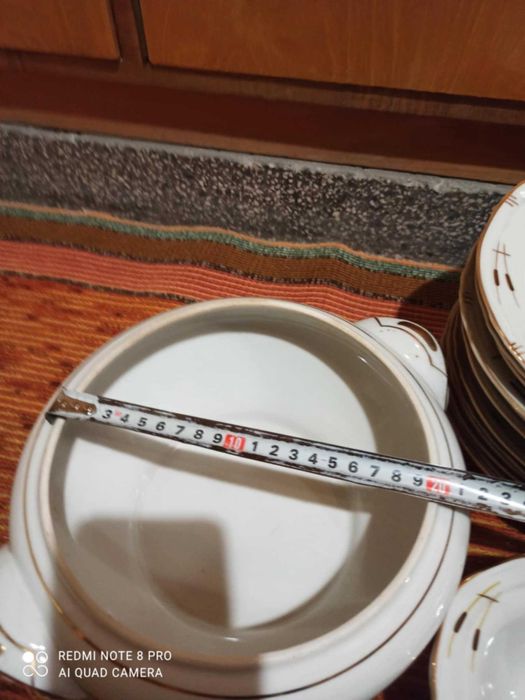 25 части порцеланов сервиз от Соца за хранене