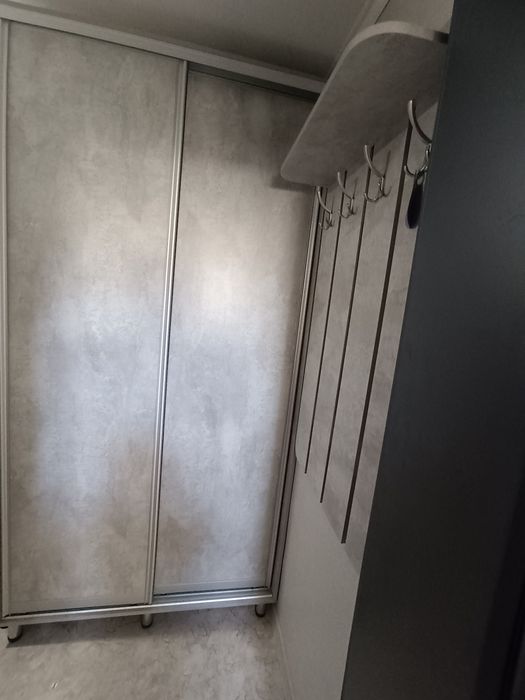 Продам прихожую новую