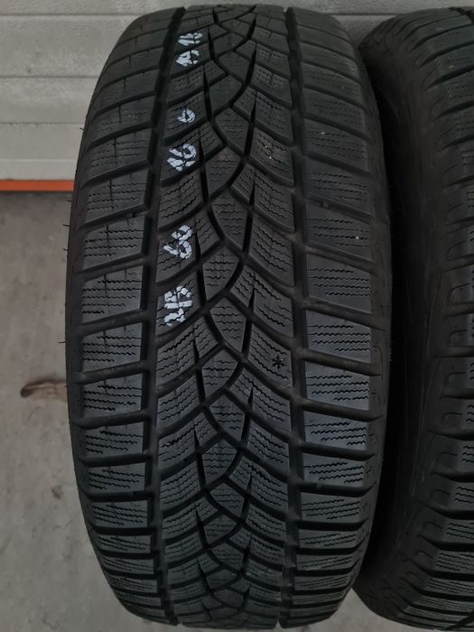 Зимни гуми 2 броя GOODYEAR UltraGrip 215 60 R16 дот 1918