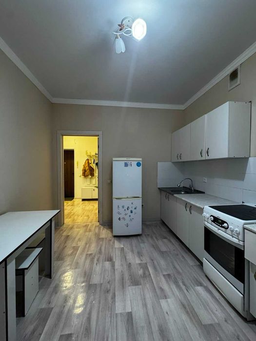 Продам 2х комн кв Батыс с ремонтом все остается