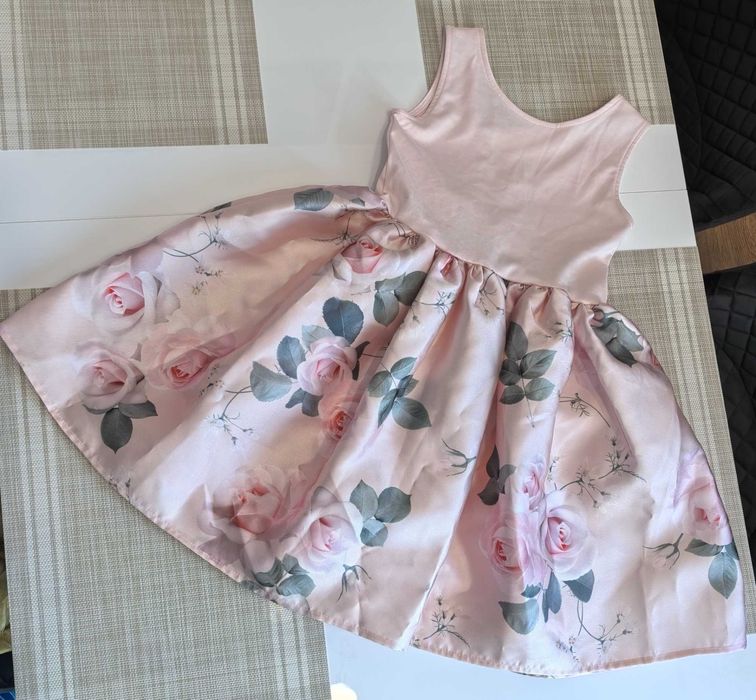 Рокля за момиченце H&M 122/128