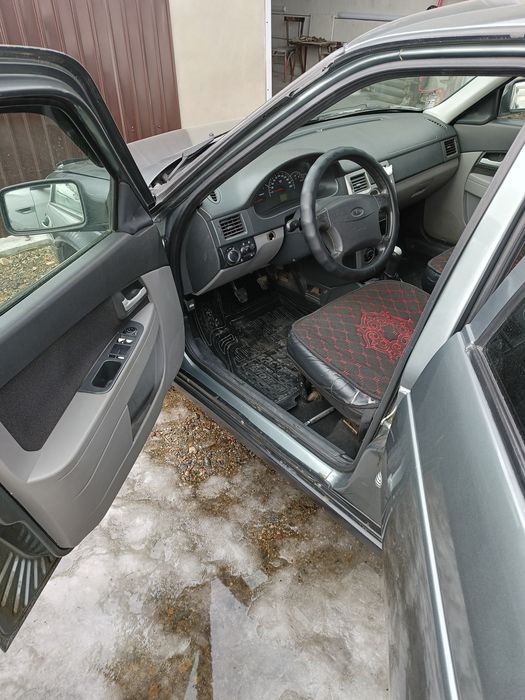 Продам авто Лада приора 2011года. 8клапанный