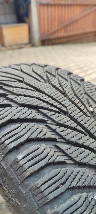 De vanzare sunt 4 jante Mercedes Benz de fabrica cu cauciuc