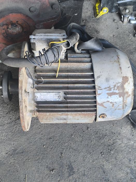 Мотор электрический