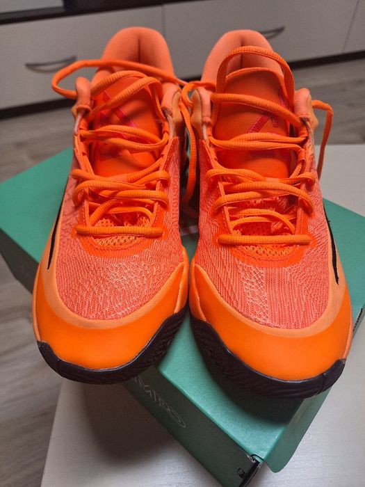 Маратонки NIKE - ново