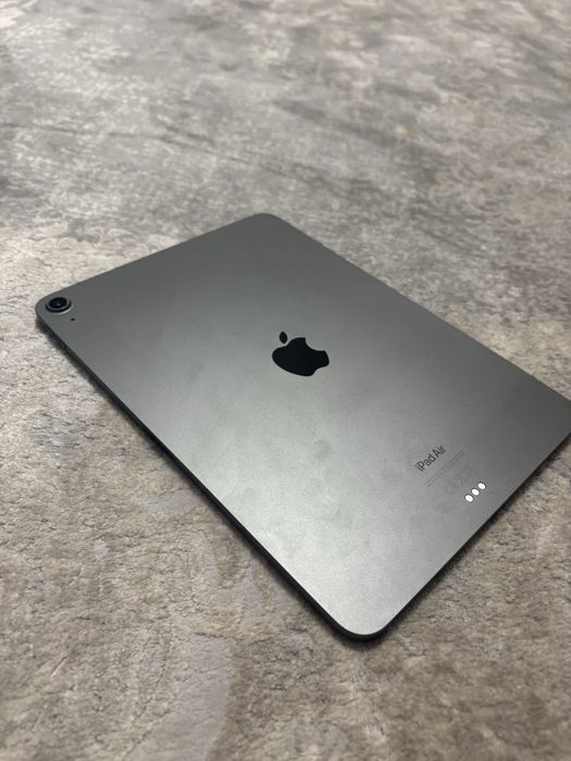 iPad Air 5 64GB, 88% baterie uzat 2 ani, condiție foarte bună