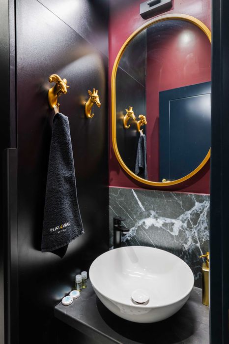 Продава се Двустаен апартамент в София, Център - 55 кв.м за 3819 €/кв.м - Снимка #2