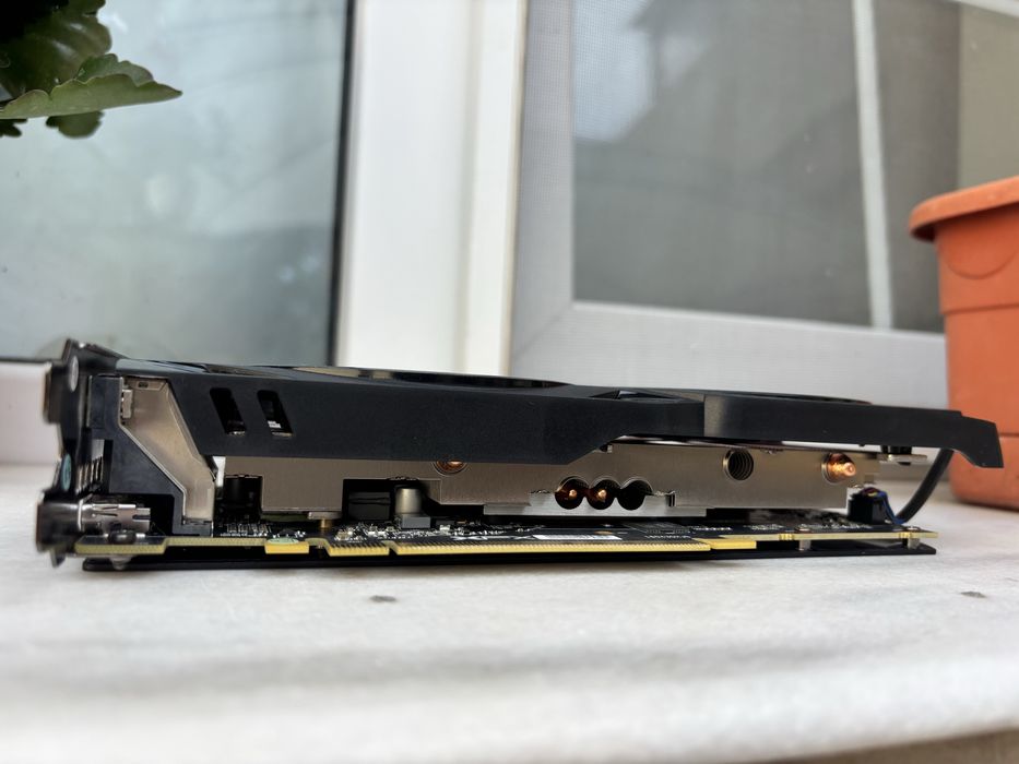 Placa video XFX AMD Radeon RX 570 RS 8GB Black Edition