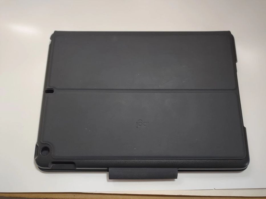 Logitech Slim Folio Keyboard Bluetooth Apple iPad 7th 8th 9th Gen
5.0
1 product rating