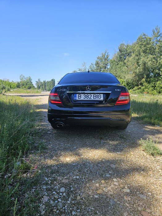 Vând Mercedes C250