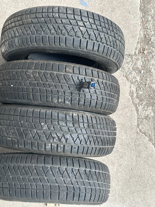4бр. зимни гуми 215/70/15 Kumho WS71 SUV - DOT 2323 Като нови