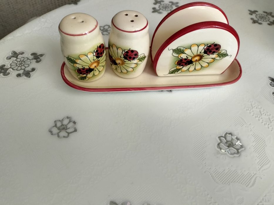 Набор соль перец салфетница