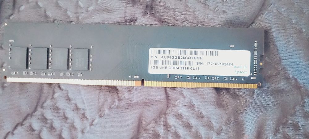 Продал аперапивную память DDR4