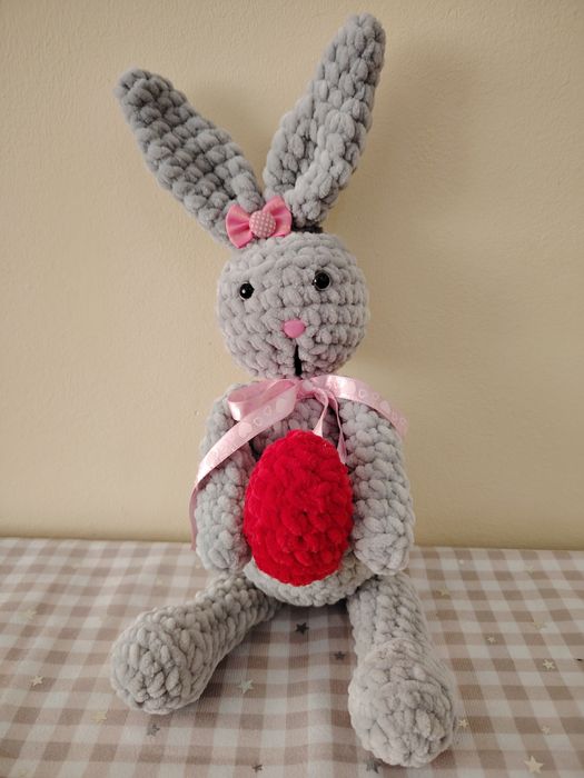 Ръчно плетени зайци (играчки)