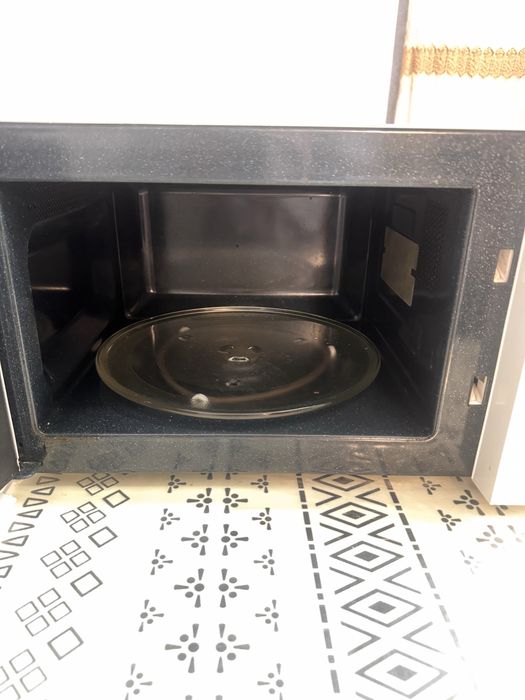 Микроволновка SAMSUNG