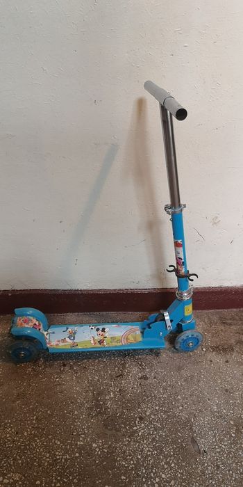 Trotineta pentru copii mici, incepatori