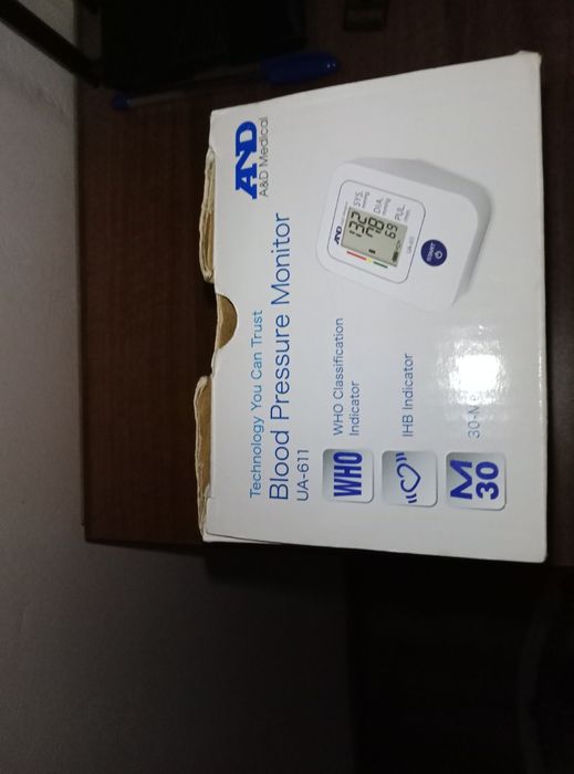Tensiometru digital de braț nou.