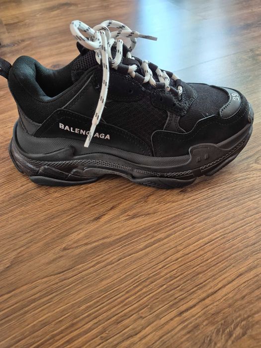 Vând adidași Balenciaga noi, nepurtati.