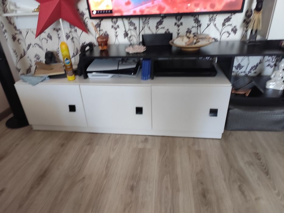 Vând mobilier living /sufragerie