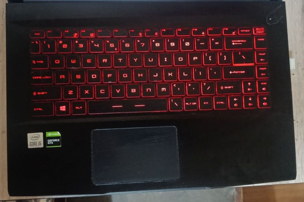 MSI 15.6 Noutbuk